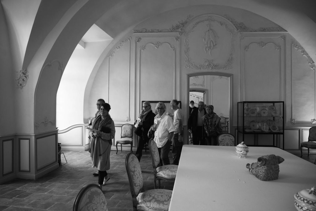 Entrée du public à l'abbaye de Belleperche